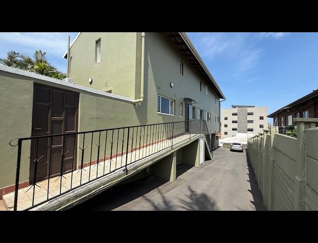 2 BEDROOM DUPLEX FOR SALE IN ESSENWOOD